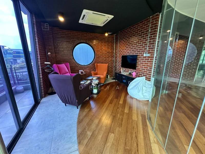 Kilang Berkembar untuk Dijual di Kota Damansara (Selangor) - Deeya Yusof - Living Room - PropertyGuru.com.my