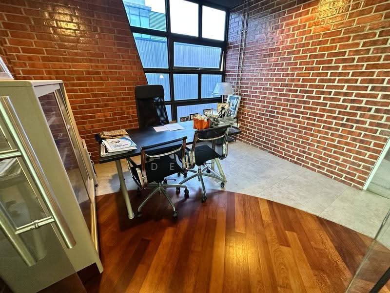 Kilang Berkembar untuk Dijual di Kota Damansara (Selangor) - Deeya Yusof - Study - PropertyGuru.com.my