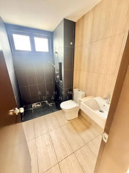 Rumah Teres untuk Dijual di Klang (Selangor) - Ashraff Daniel - Bathroom - PropertyGuru.com.my