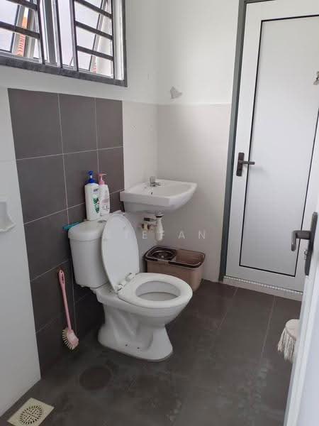 2-storey Terraced House for Sale in Johor Bahru (Johor) - Stefan Yu - Bathroom - PropertyGuru.com.my