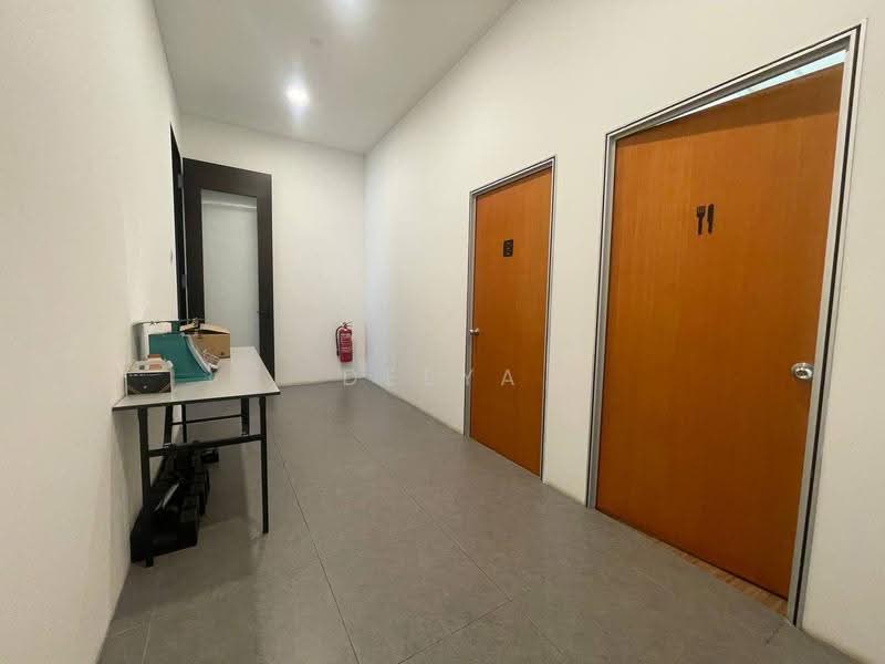 Office for Sale in Seksyen 51a (Petaling Jaya) - Deeya Yusof - Corridor - PropertyGuru.com.my