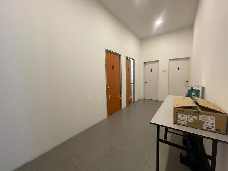 Office for Sale in Seksyen 51a (Petaling Jaya) - Deeya Yusof - Corridor - PropertyGuru.com.my