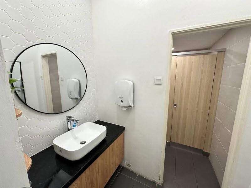 Office for Sale in Seksyen 51a (Petaling Jaya) - Deeya Yusof - Bathroom - PropertyGuru.com.my