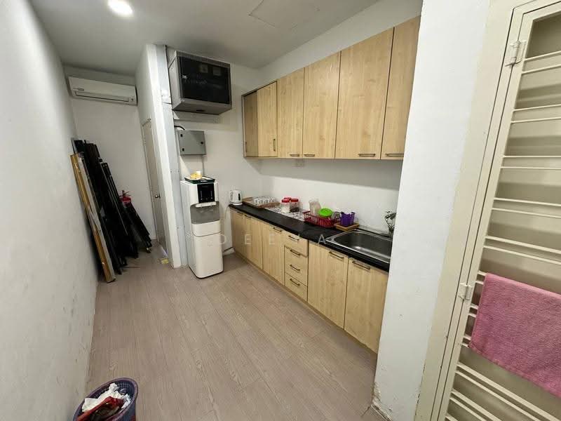Office for Sale in Seksyen 51a (Petaling Jaya) - Deeya Yusof - Kitchen - PropertyGuru.com.my