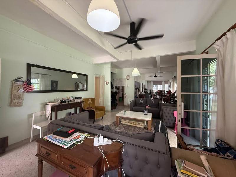 Rumah Teres 2-Tingkat untuk Dijual di Taman Sri Ukay (Ulu Kelang) - Ashraff Daniel - Living Room - PropertyGuru.com.my