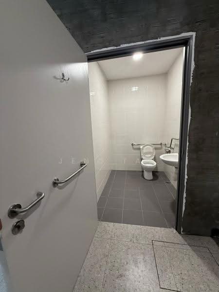 Shop / Office for Rent in Kuching (Sarawak) - Jeno Tan - Bathroom - PropertyGuru.com.my