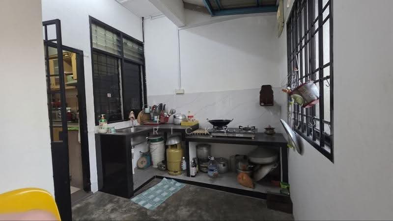Rumah Teres 1-Tingkat untuk Dijual di Taman Ungku Tun Aminah (Skudai) - Ricky Woo - Kitchen - PropertyGuru.com.my