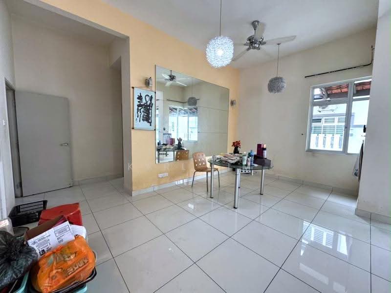 Banglo Pautan untuk Dijual di Taman Gaya (Ulu Tiram) - Karl Lim - Living Room - PropertyGuru.com.my