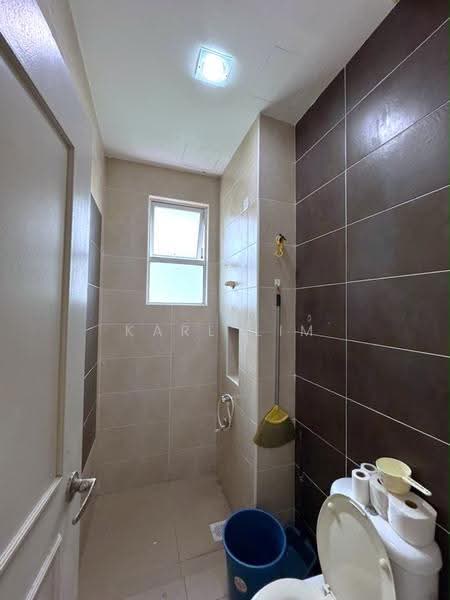 Banglo Pautan untuk Dijual di Taman Gaya (Ulu Tiram) - Karl Lim - Bathroom - PropertyGuru.com.my