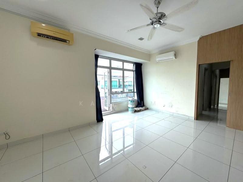 Banglo Pautan untuk Dijual di Taman Gaya (Ulu Tiram) - Karl Lim - Living Room - PropertyGuru.com.my