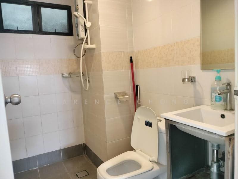 Apartment for Sale at Anjung Hijau (Greenfields) - Clarence Chong - Bathroom - PropertyGuru.com.my