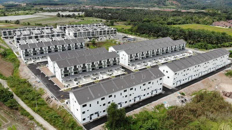 Rumah Teres 3-Tingkat untuk Dijual di Batang Kali (Selangor) - Nadiah Abdullah - PropertyGuru.com.my