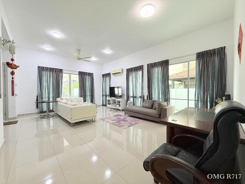 Rumah Berkembar untuk Disewa di Setia Alam (Selangor) - Caden Chew - Living Room - PropertyGuru.com.my