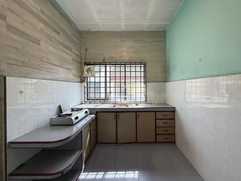 Rumah Teres 1-Tingkat untuk Dijual di Taman Universiti (Skudai) - Ivan Ong - Kitchen - PropertyGuru.com.my