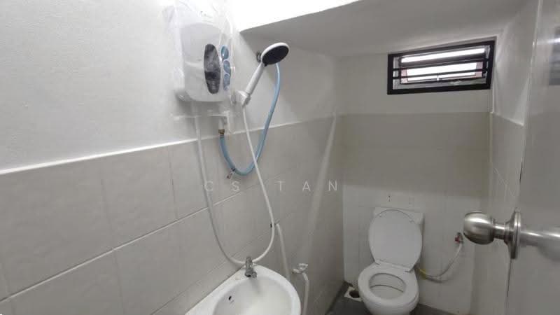 Rumah Teres 3-Tingkat untuk Dijual di Taman Megah Ria (Masai) - CS Tan - Bathroom - PropertyGuru.com.my