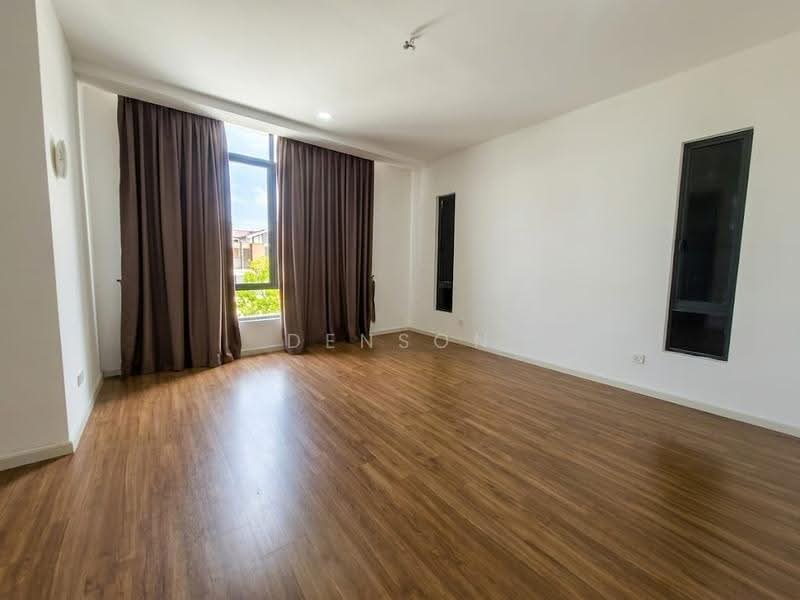 2-storey Terraced House for Sale in Bandar Gamuda Gardens (Rawang) - Denson Yeoh - Living Room - PropertyGuru.com.my
