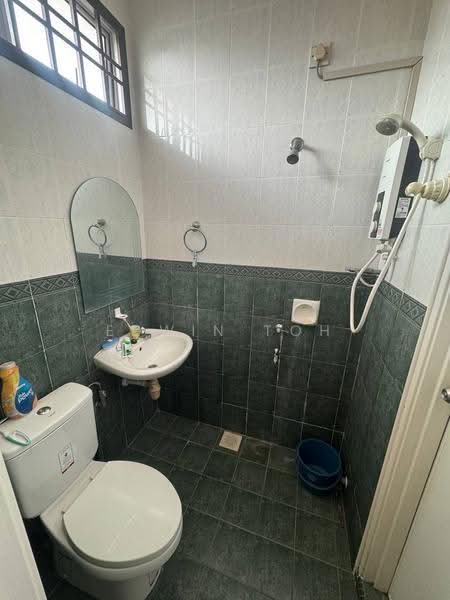 2-storey Terraced House for Rent in Taman Daya (Johor Bahru) - Edwin Toh - Bathroom - PropertyGuru.com.my