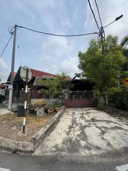 Rumah Teres 1-Tingkat untuk Dijual di Taman Pendamar Indah 2 (Klang) - Ashraff Daniel - Exterior - PropertyGuru.com.my