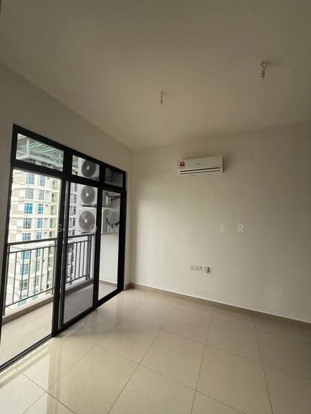 Service Residence for Sale at Meldrum Heights (Residensi Meldrum) - Siow Yan Er - Balcony - PropertyGuru.com.my