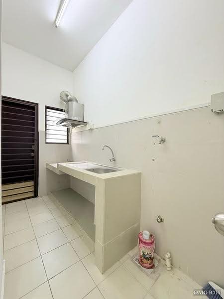 Rumah Berkembar untuk Dijual di Setia Alam (Selangor) - Caden Chew - Kitchen - PropertyGuru.com.my