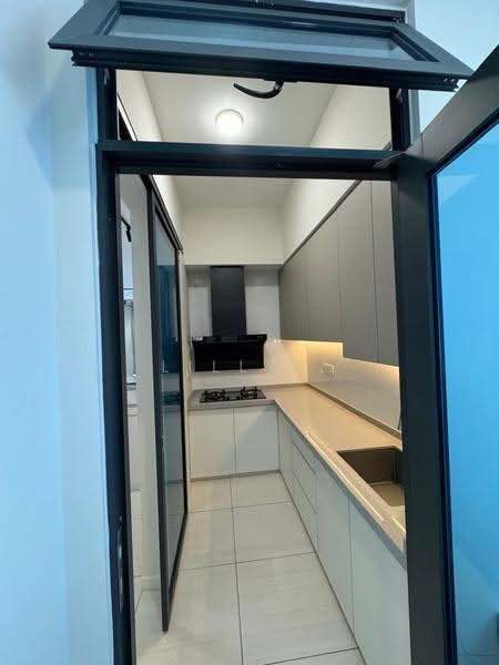 Condominium for Rent at Queens Residences Q2 @ Queens Waterfront - Lilly . - Kitchen - PropertyGuru.com.my