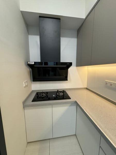 Condominium for Rent at Queens Residences Q2 @ Queens Waterfront - Lilly . - Kitchen - PropertyGuru.com.my