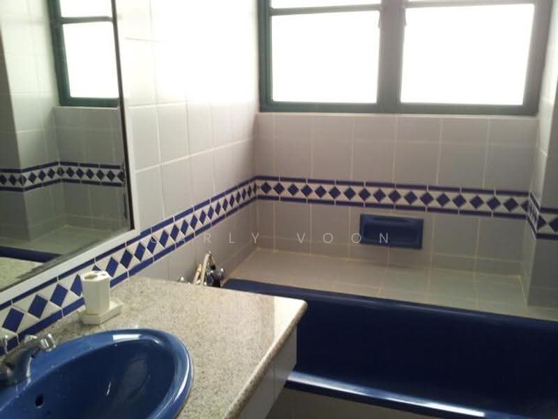 Kondominium untuk Dijual di The Straits View Condominium - Carly Voon - Bathroom - PropertyGuru.com.my