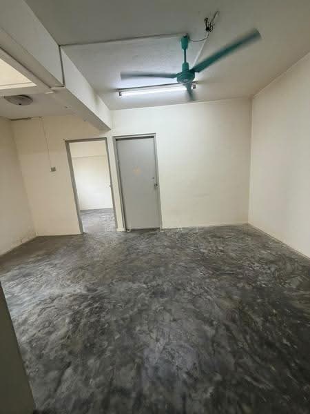 Rumah Flat untuk Disewa di Taman Daya - Jalan Nipah 11, 12 - MJ Lai - Interior - PropertyGuru.com.my