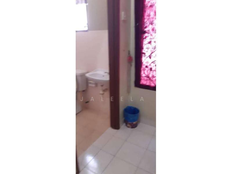 2-storey Terraced House for Rent in Klang (Selangor) - Jaleela Banu Ahmad - Bathroom - PropertyGuru.com.my