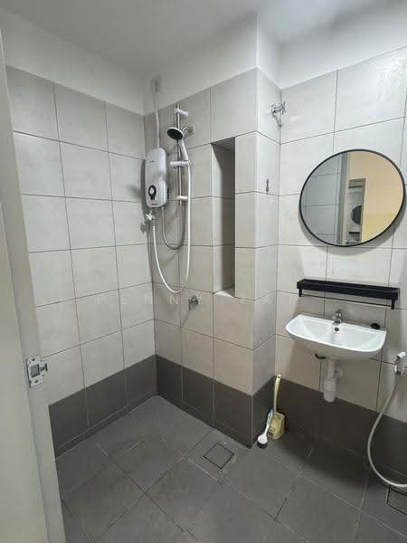Kondominium untuk Disewa di MiNest Residence - Penny Yap - Bathroom - PropertyGuru.com.my