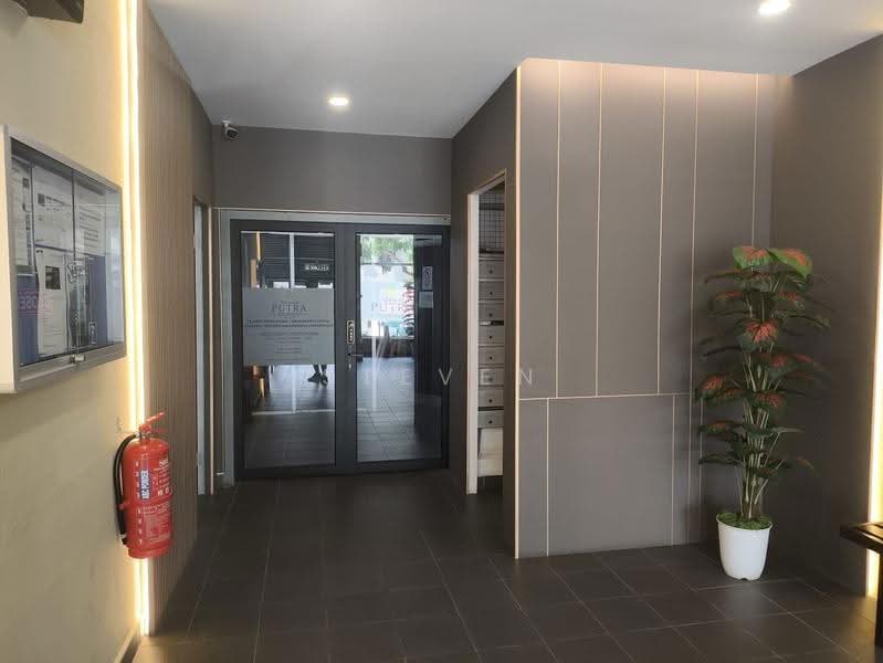 Pangsapuri untuk Disewa di Menara Putra - Steven Yak - Entrance - PropertyGuru.com.my