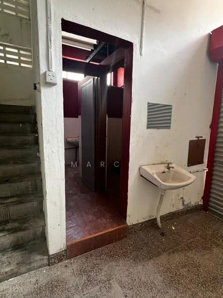 Shop / Office untuk Disewa di Seremban City Centre (Seremban) - Marcus Yeow - Bathroom - PropertyGuru.com.my
