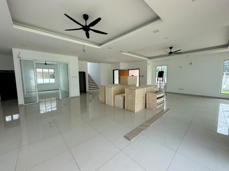 Bungalow House untuk Disewa di Ukay Bistari (Ulu Kelang) - Eling Loo - Living Room - PropertyGuru.com.my