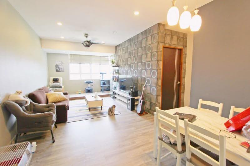 Pangsapuri untuk Dijual di Perling Heights Apartments - Wil Mong - Living Room - PropertyGuru.com.my