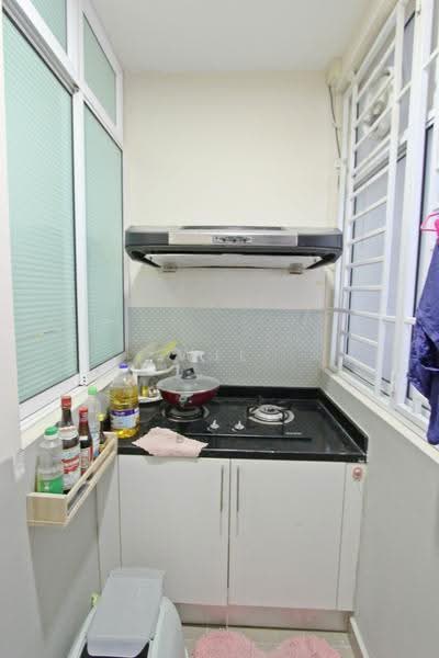 Pangsapuri untuk Dijual di Perling Heights Apartments - Wil Mong - Kitchen - PropertyGuru.com.my