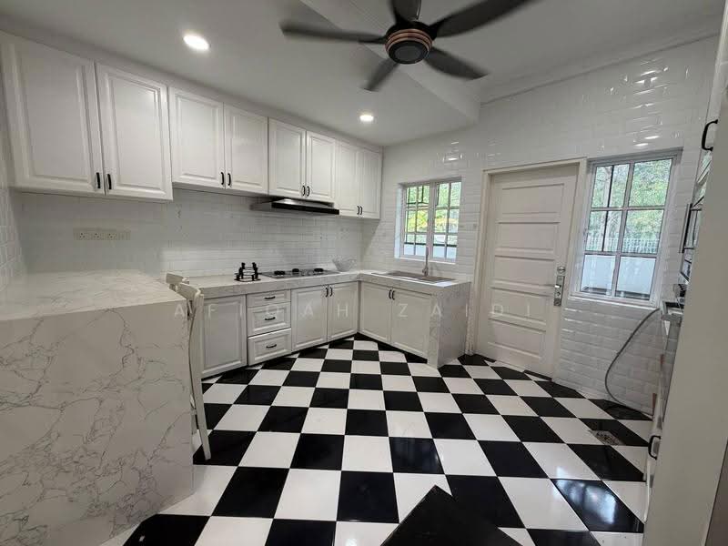 2.5-storey Terraced House for Sale in Alam Impian (Shah Alam) - Afiqah zaidi - Kitchen - PropertyGuru.com.my