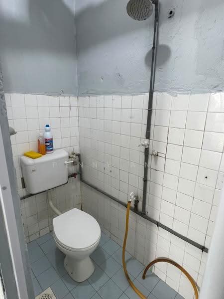 Apartment for Rent at Teratai Mewah Apartment Block 4 & 6 - Penny Ang - Bathroom - PropertyGuru.com.my