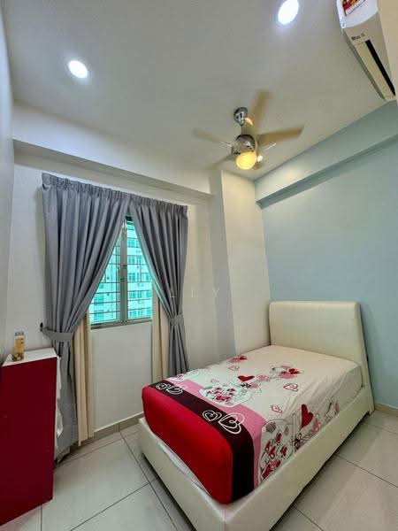 Service Residence for Sale at Straits Garden Residence - Lilly . - Bedroom - PropertyGuru.com.my