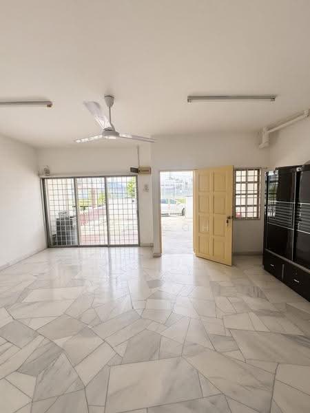 2-storey Terraced House for Sale in Seremban 2 (Negeri Sembilan) - Leo Goh - Living Room - PropertyGuru.com.my