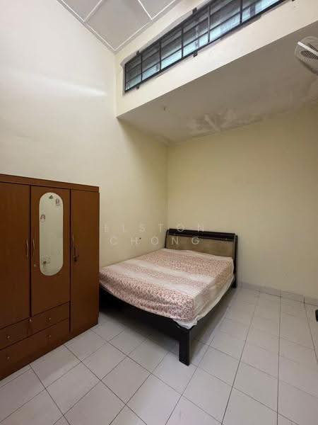Rumah Teres 1-Tingkat untuk Dijual di Taman Pelangi Indah (Ulu Tiram) - Elston Chong - Bedroom - PropertyGuru.com.my