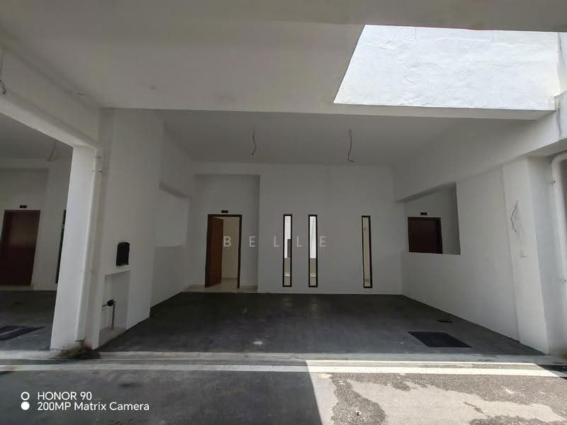 4-storey Terraced House for Sale in Damansara Perdana (Selangor) - Belle Low - Entrance - PropertyGuru.com.my