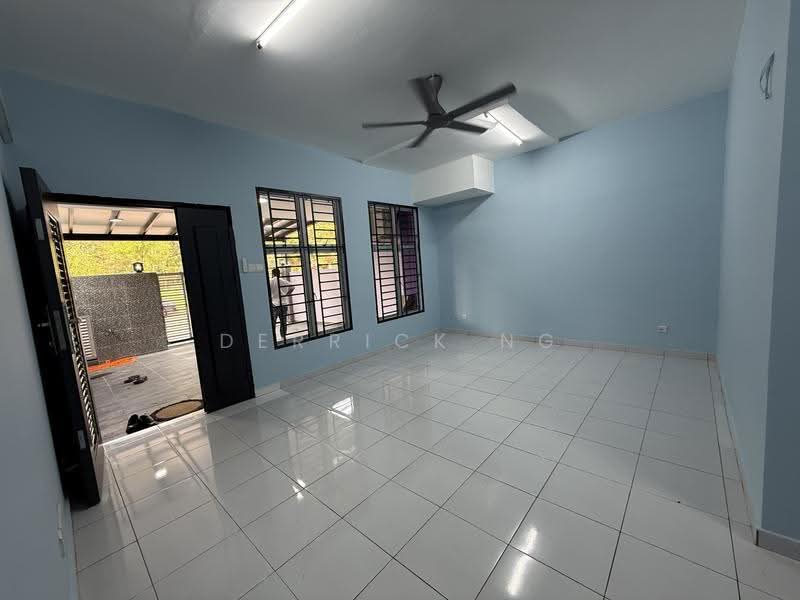 Rumah Teres 2-Tingkat untuk Disewa di Nusantara Prima (Gelang Patah) - Derrick Ng - Living Room - PropertyGuru.com.my