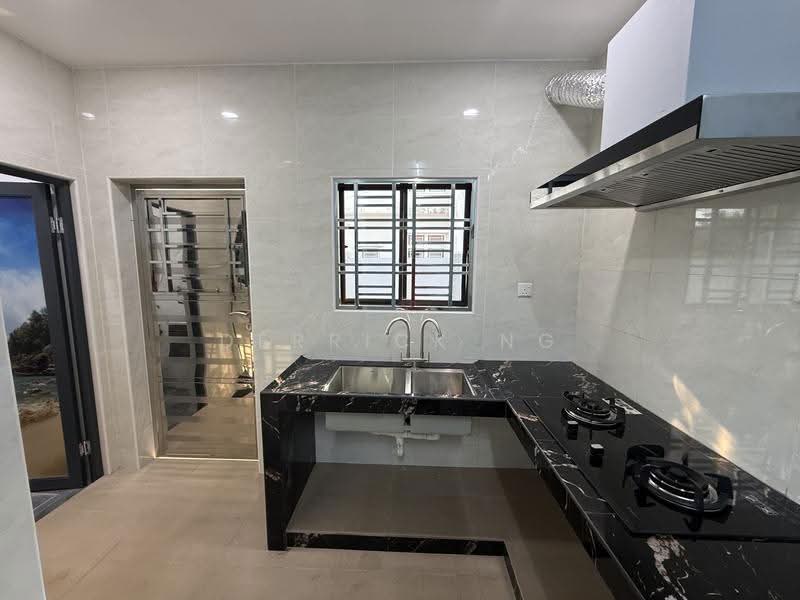 Rumah Teres 2-Tingkat untuk Disewa di Nusantara Prima (Gelang Patah) - Derrick Ng - Kitchen - PropertyGuru.com.my
