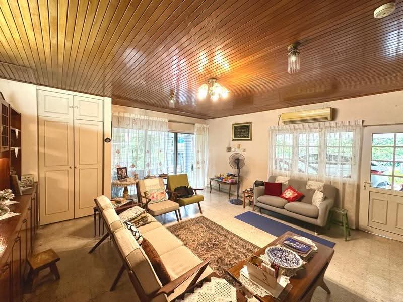 Rumah Berkembar untuk Dijual di Kelana Jaya (Petaling Jaya) - Deeya Yusof - Living Room - PropertyGuru.com.my