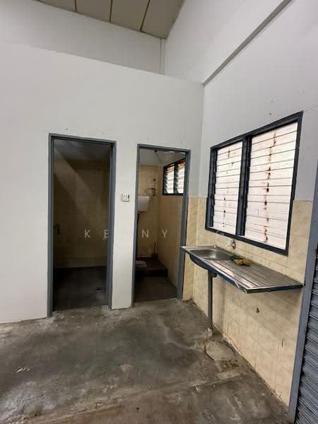 Kedai untuk Disewa di Pandamaran (Klang) - Kenny Ng - Bathroom - PropertyGuru.com.my