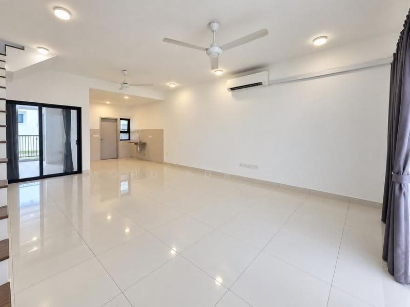 Rumah Teres untuk Dijual di Elmina (Shah Alam) - Mohd Adryzam - Living Room - PropertyGuru.com.my