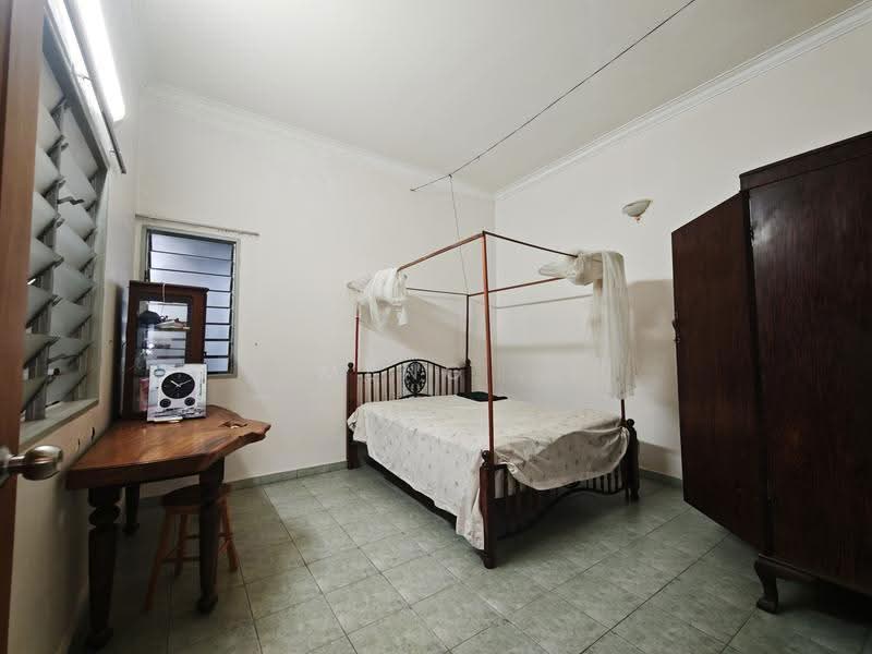 Rumah Teres 1-Tingkat untuk Dijual di Reservoir Garden (Ayer Itam) - Meng . - Bedroom - PropertyGuru.com.my