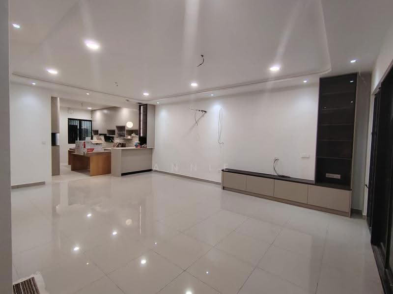 Rumah Teres 2-Tingkat untuk Dijual di Elmina (Shah Alam) - Annie Chong - Living Room - PropertyGuru.com.my