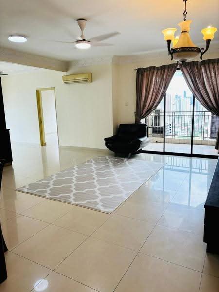 Kondominium untuk Dijual di Royal Domain Sri Putramas 2 - Adibah Salim - Living Room - PropertyGuru.com.my