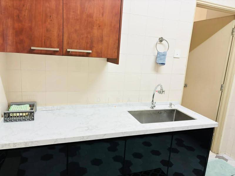 Kondominium untuk Dijual di Royal Domain Sri Putramas 2 - Adibah Salim - Kitchen - PropertyGuru.com.my